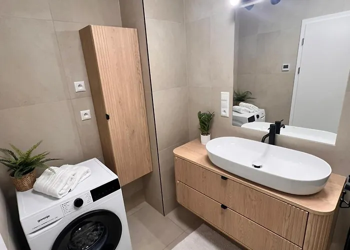 S Dvoma Izbami Apartamento *